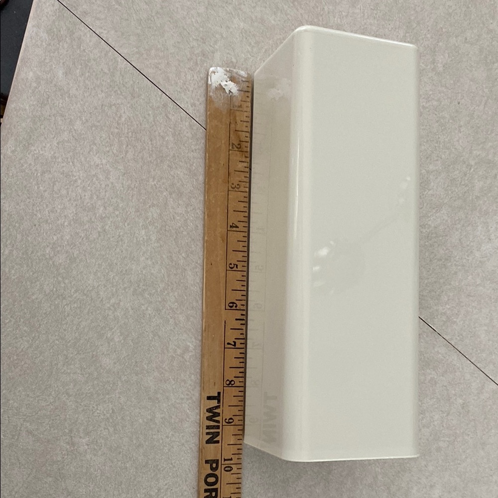 Tupperware White Food Storage Container - Picture 4 of 5